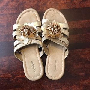 St. John’s Bay gold 5.5 sandals
